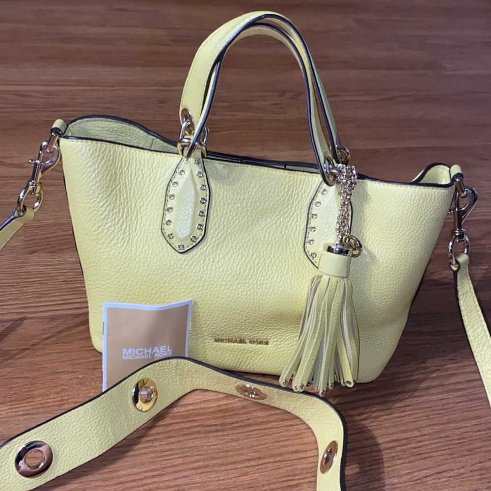 🌼 Beautiful Michael Kors Sunshine grab bag
